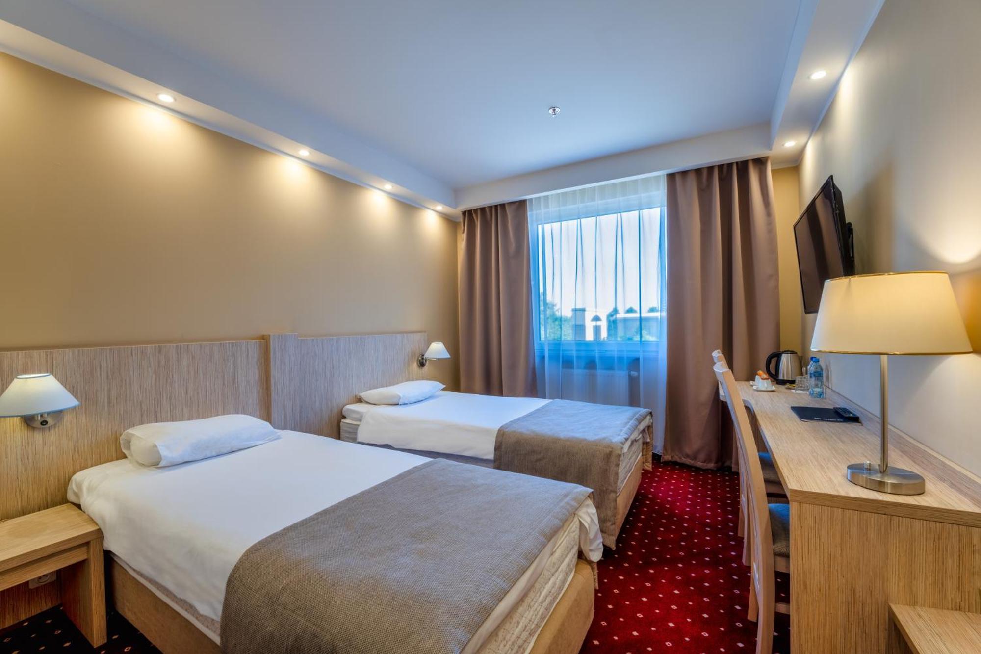 Hotel 500 Тарново-Подгурне Экстерьер фото