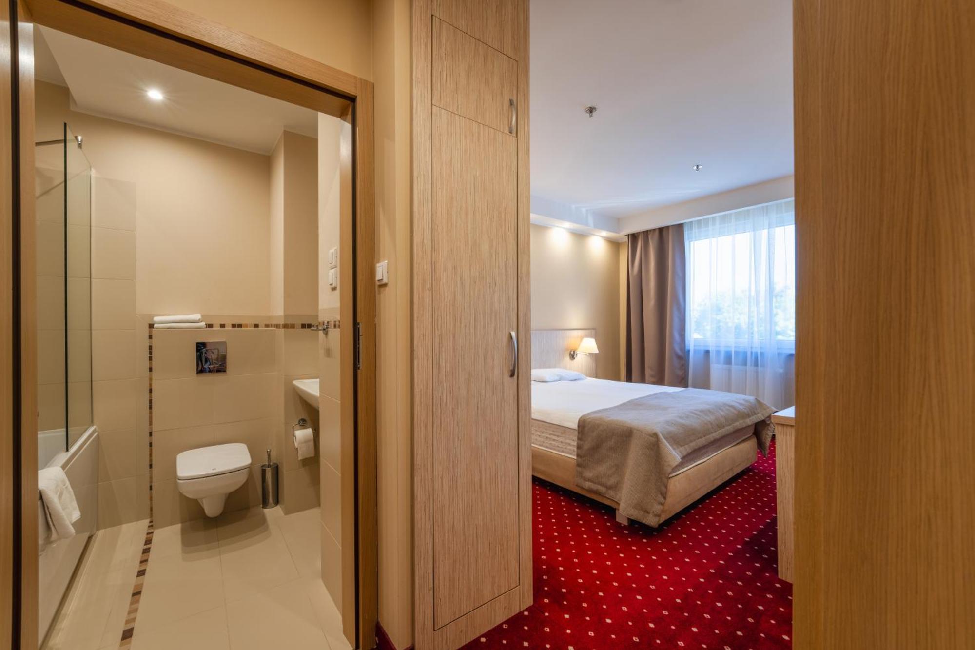 Hotel 500 Тарново-Подгурне Экстерьер фото