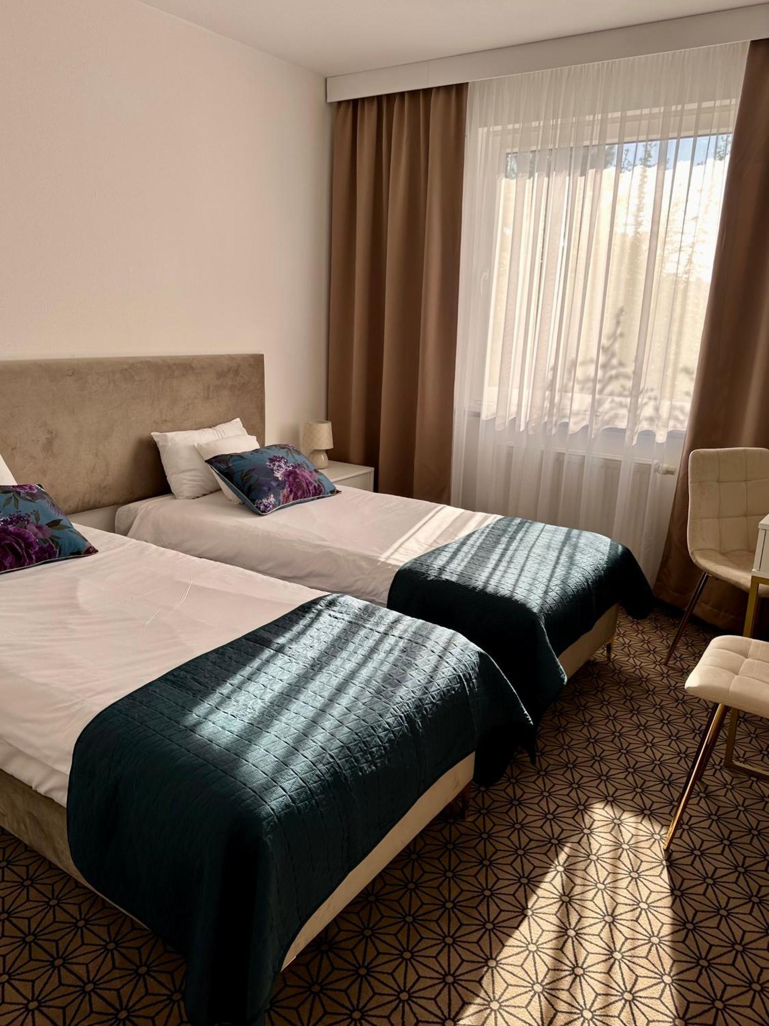 Hotel 500 Тарново-Подгурне Экстерьер фото