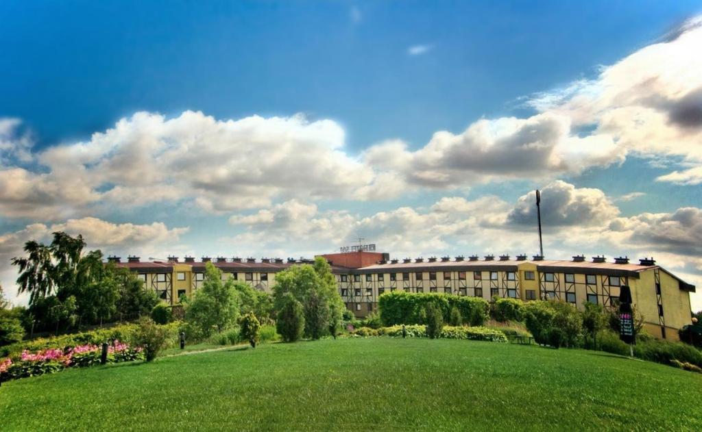 Hotel 500 Тарново-Подгурне Экстерьер фото