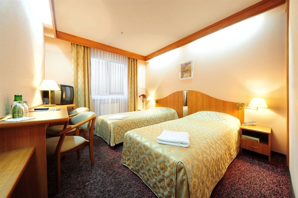 Hotel 500 Тарново-Подгурне Экстерьер фото