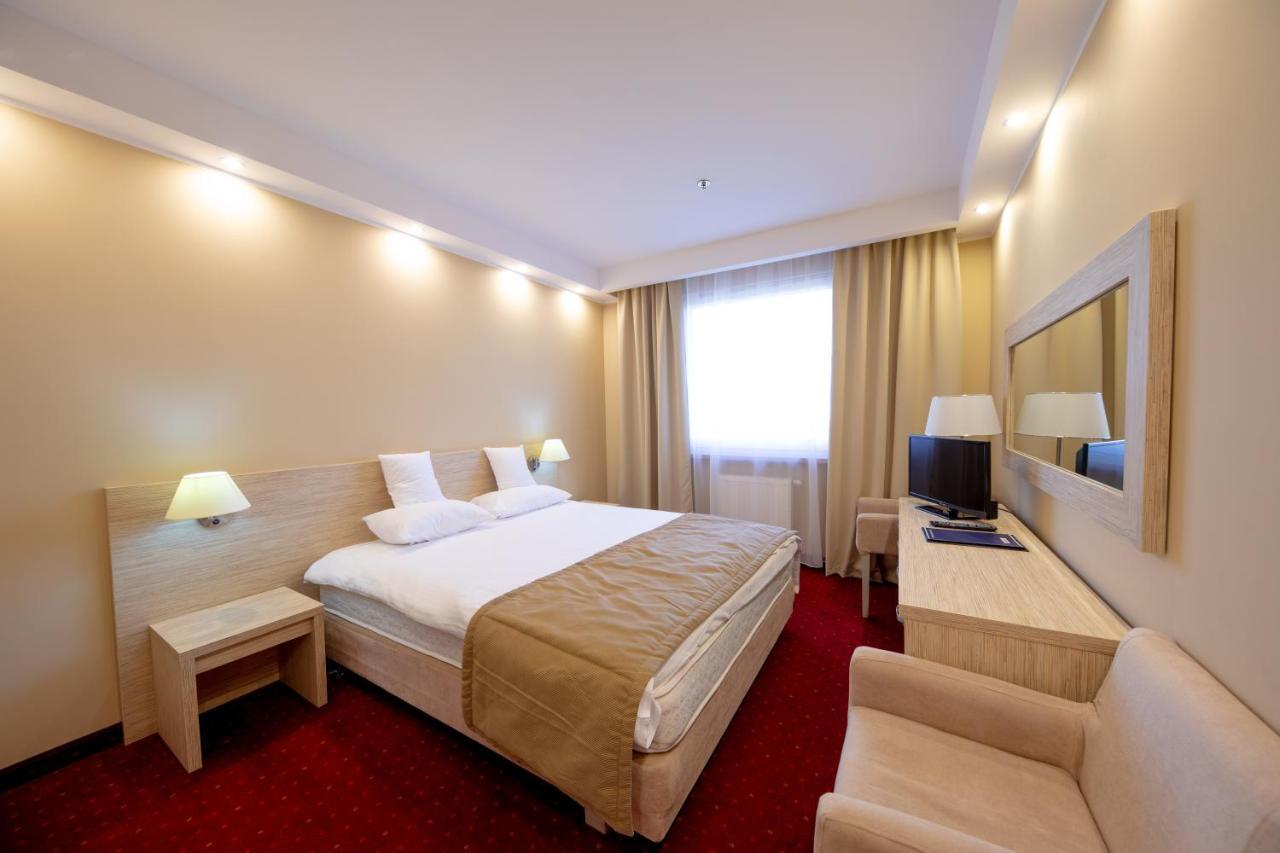 Hotel 500 Тарново-Подгурне Экстерьер фото